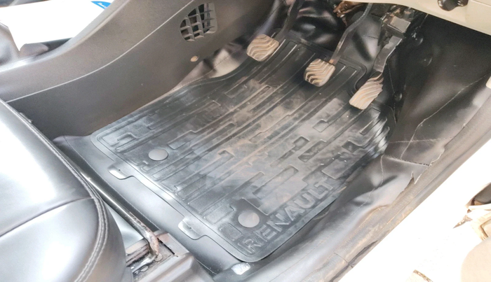 2019 Renault TRIBER RXT, Petrol, Manual, 55,051 km, interior