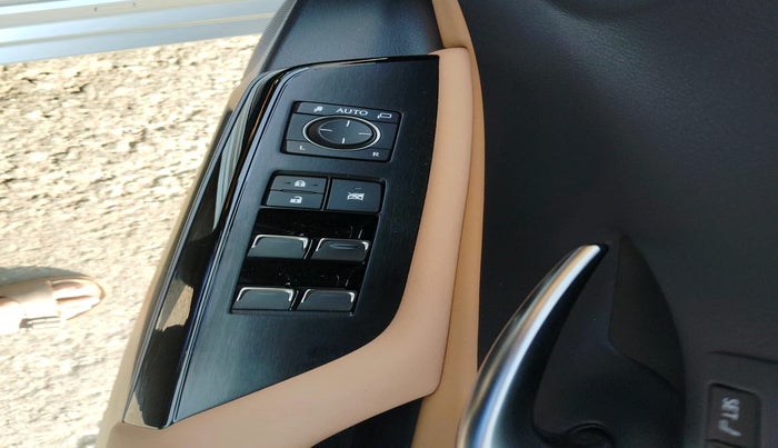 2024 Lexus ES 300h Exquisite, Hybrid, Automatic, 16,143 km, interior