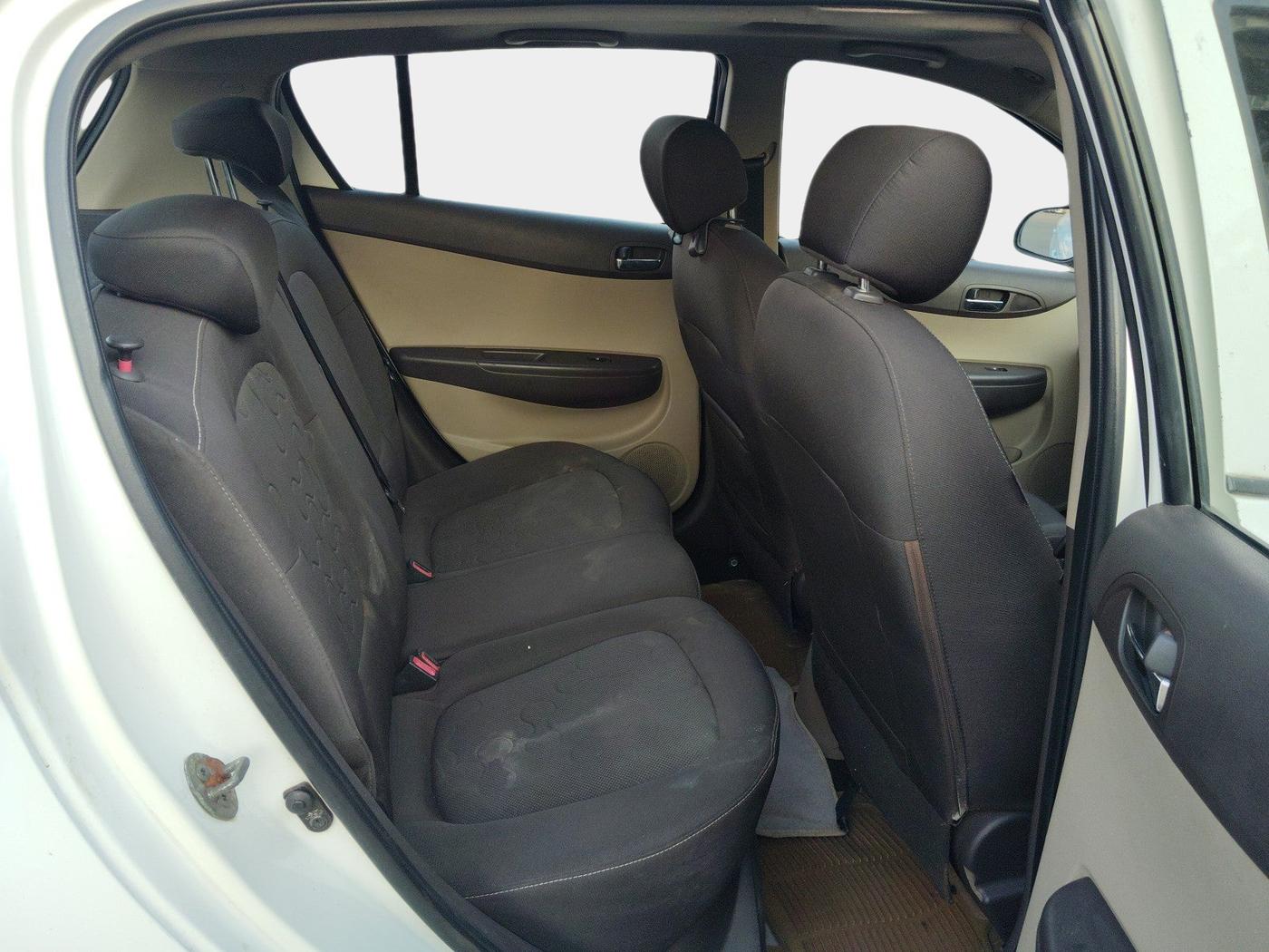 2009 Hyundai i20 ASTA (O) 1.4 AT WITH SUNROOF, Petrol, Automatic, 41,025 km, interior