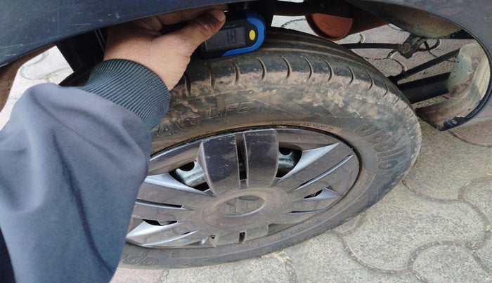 2017 Maruti Alto 800 LXI, Petrol, Manual, 93,920 km, tyre