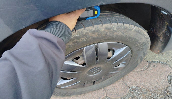 2017 Maruti Alto 800 LXI, Petrol, Manual, 93,920 km, tyre