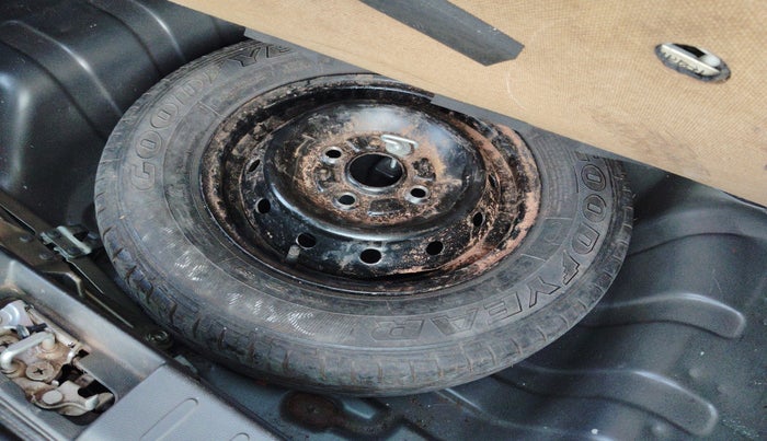 2017 Maruti Alto 800 LXI, Petrol, Manual, 93,920 km, tyre