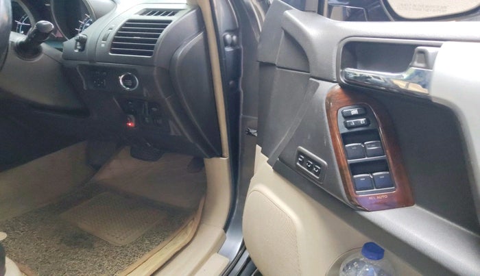 2010 Toyota Land Cruiser Prado VX L, Diesel, Automatic, 1,68,875 km, interior