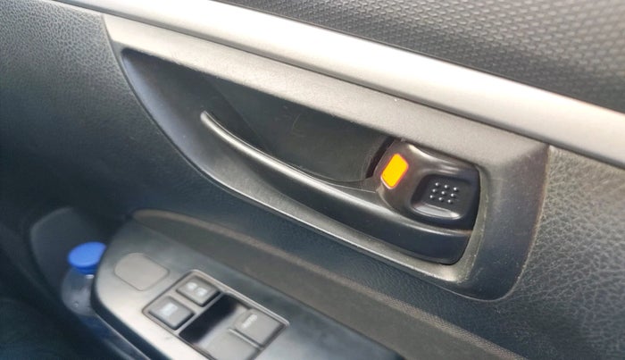 2016 Maruti Swift LXI (O), Petrol, Manual, 1,04,023 km, interior