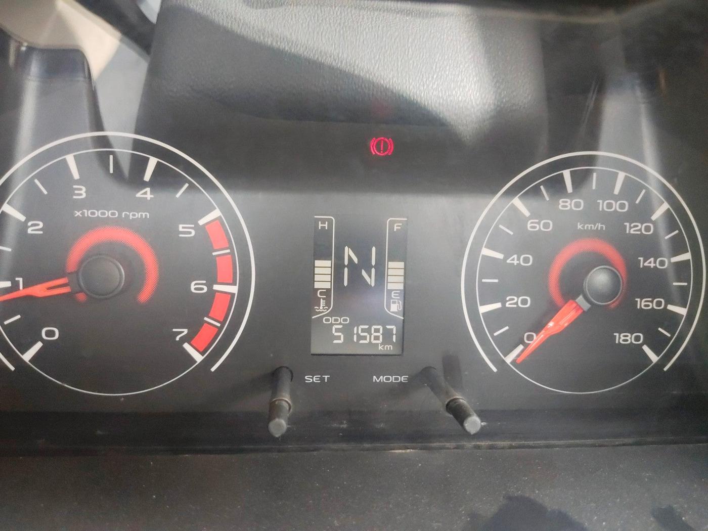 2017 Mahindra Kuv100 K4 6 STR, Petrol, Manual, 51,587 km, interior