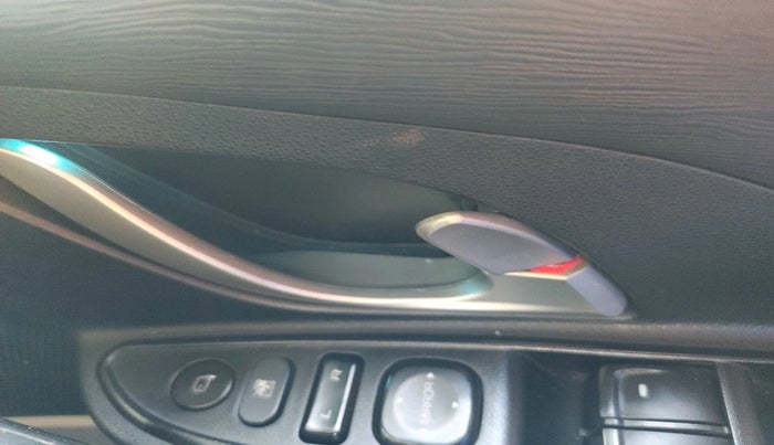 2015 Mahindra XUV500 W10, Diesel, Manual, 88,000 km, interior