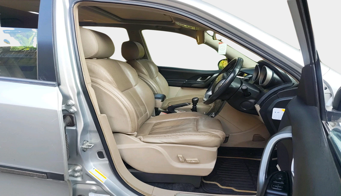 2015 Mahindra XUV500 W10, Diesel, Manual, 88,000 km, interior