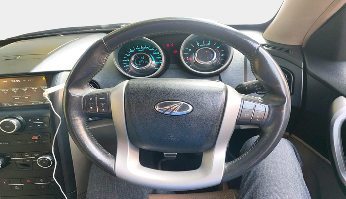 2015 Mahindra XUV500 W10, Diesel, Manual, 88,000 km, interior