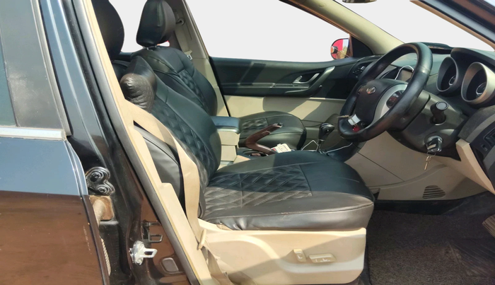 2016 Mahindra XUV500 W10 AT, Diesel, Automatic, 89,908 km, interior