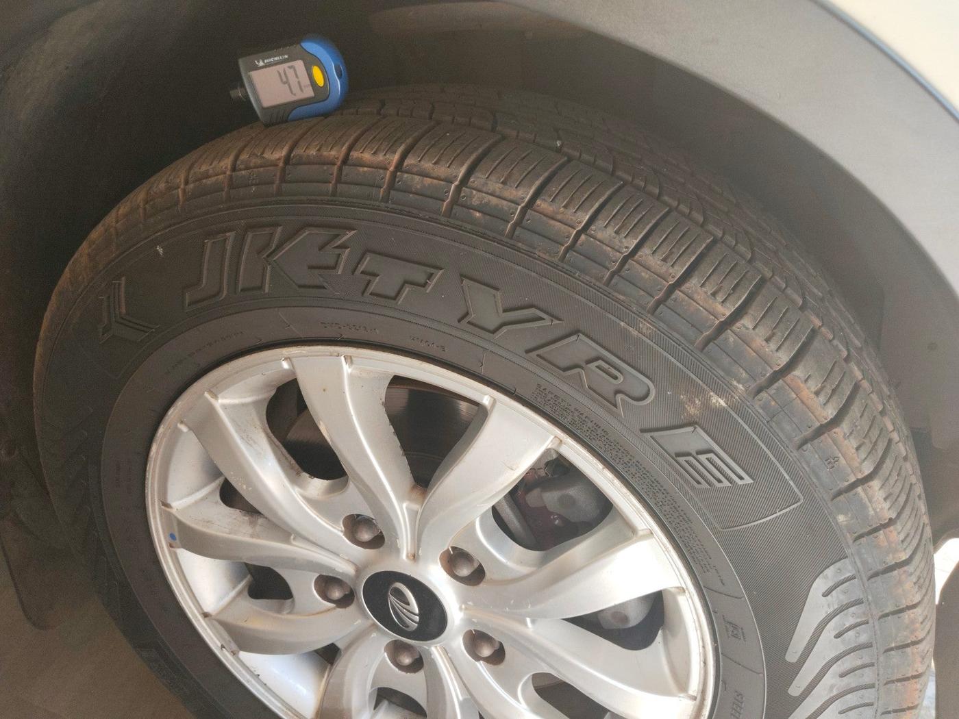 2019 Mahindra XUV500 W9, Diesel, Manual, 1,68,246 km, tyre