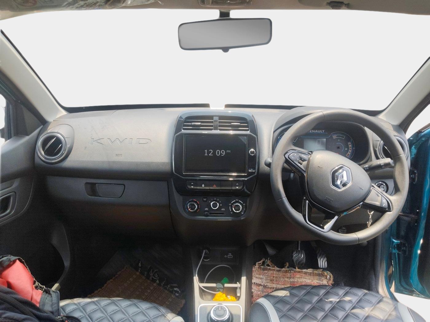 2023 Renault Kwid RXT 1.0 AMT, Petrol, Automatic, 14,711 km, interior