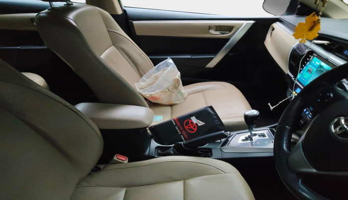 2015 Toyota Corolla Altis VL CVT PETROL, Petrol, Automatic, 1,27,967 km, interior