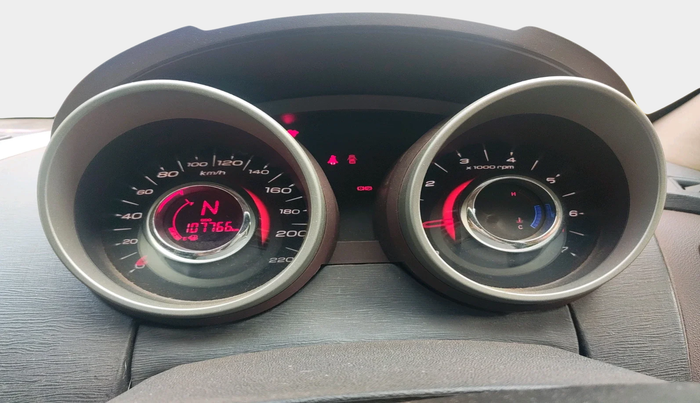 2013 Mahindra XUV500 W8, Diesel, Manual, 1,07,766 km, interior