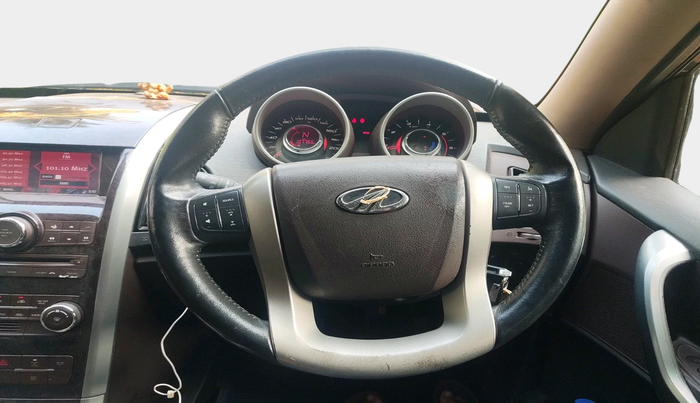 2013 Mahindra XUV500 W8, Diesel, Manual, 1,07,766 km, interior