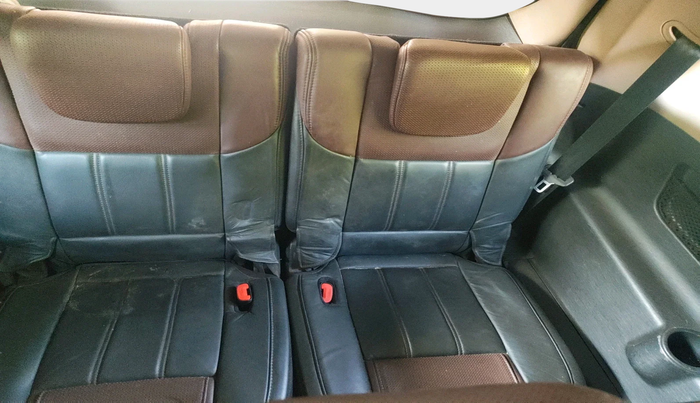 2013 Mahindra XUV500 W8, Diesel, Manual, 1,07,766 km, interior