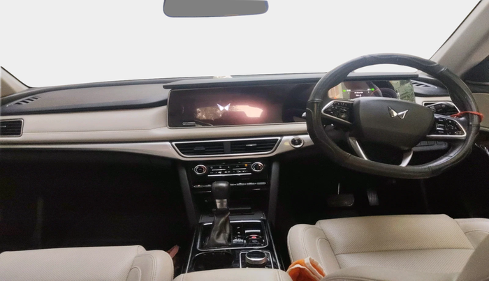 2022 Mahindra XUV700 AX 7 LUXURY P AT 7 STR, Petrol, Automatic, 46,752 km, interior