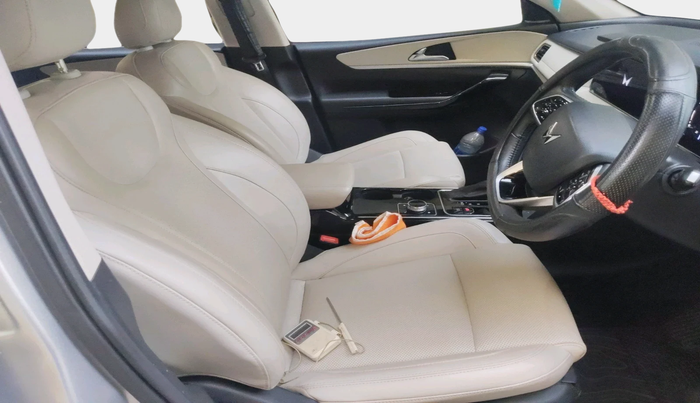 2022 Mahindra XUV700 AX 7 LUXURY P AT 7 STR, Petrol, Automatic, 46,752 km, interior