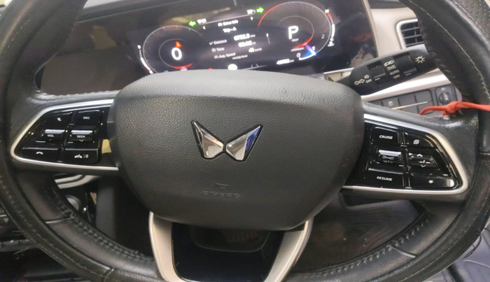 2022 Mahindra XUV700 AX 7 LUXURY P AT 7 STR, Petrol, Automatic, 46,752 km, interior