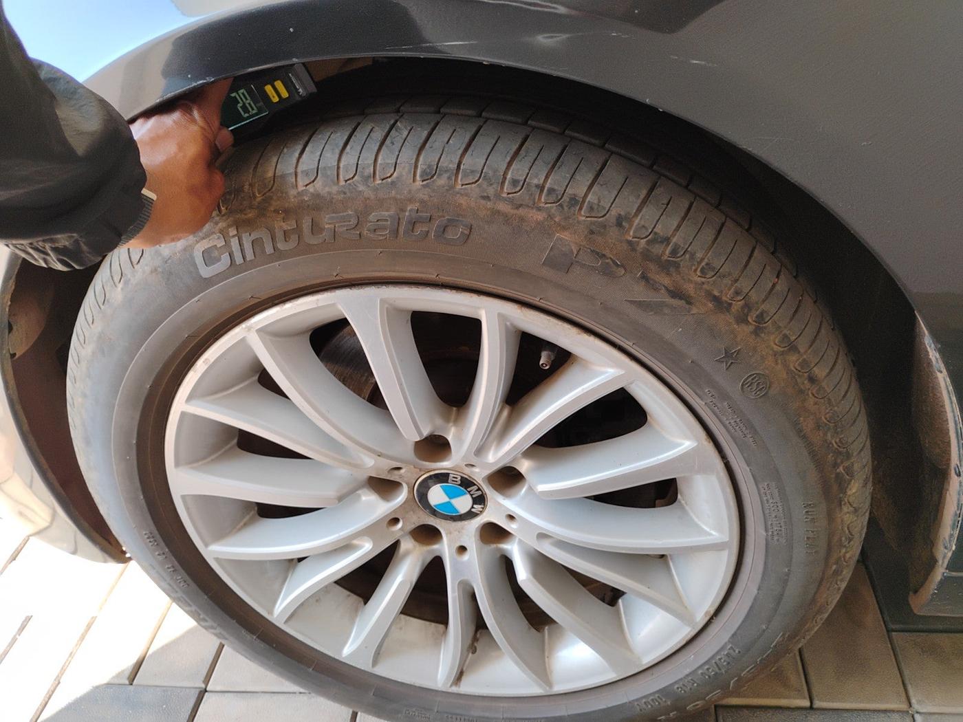 2014 BMW 5 Series 520D LUXURY LINE, Diesel, Automatic, 1,30,932 km, tyre