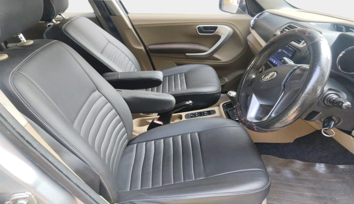 2016 Mahindra TUV300 T8 AMT, Diesel, Automatic, 1,01,961 km, interior