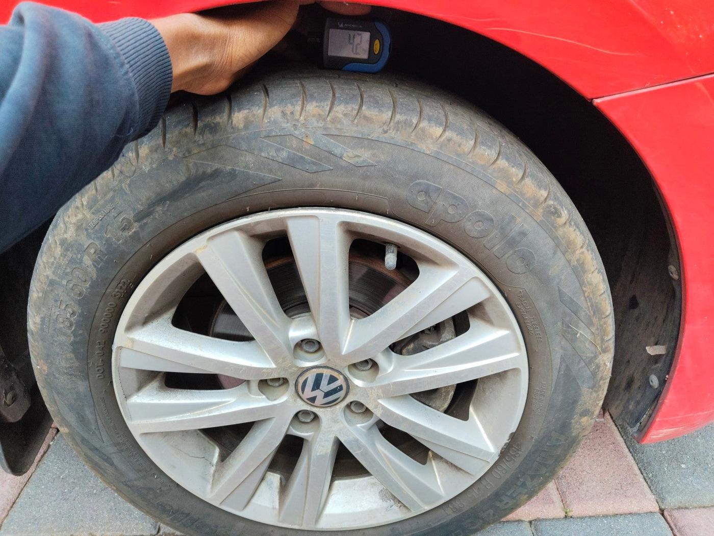 2013 Volkswagen Polo GT TSI AT, Petrol, Automatic, 1,43,036 km, tyre