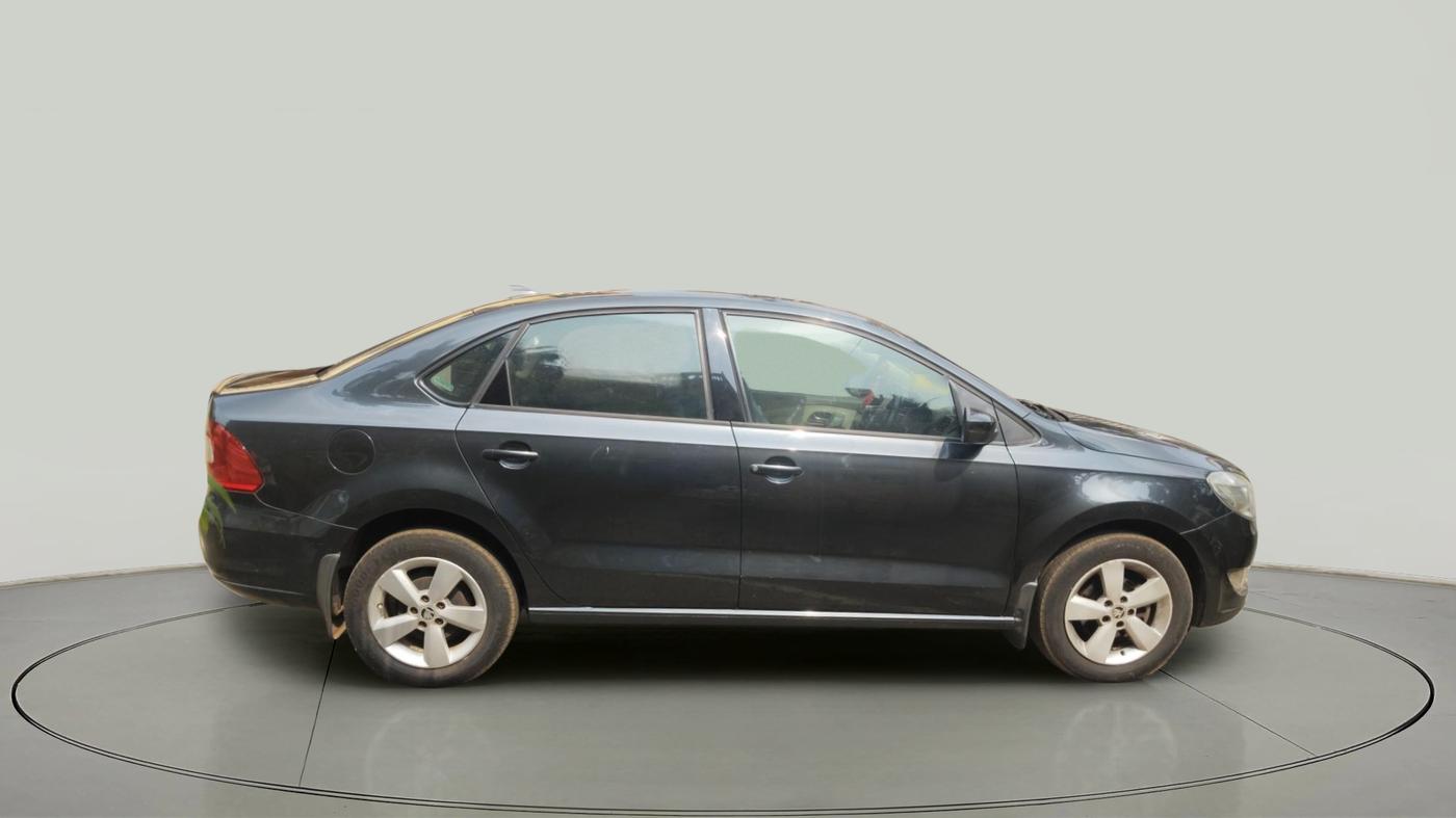 2016 Skoda Rapid 1.6 MPI STYLE PLUS AT, Petrol, Automatic, 1,61,419 km, exterior
