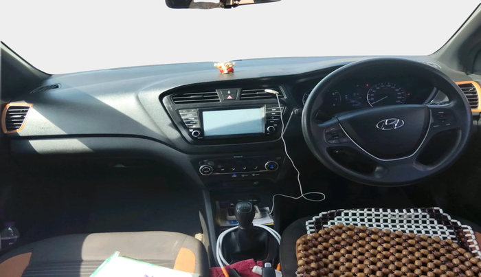 2017 Hyundai Elite i20 ASTA 1.2 DUAL TONE, Petrol, Manual, 1,80,952 km, interior