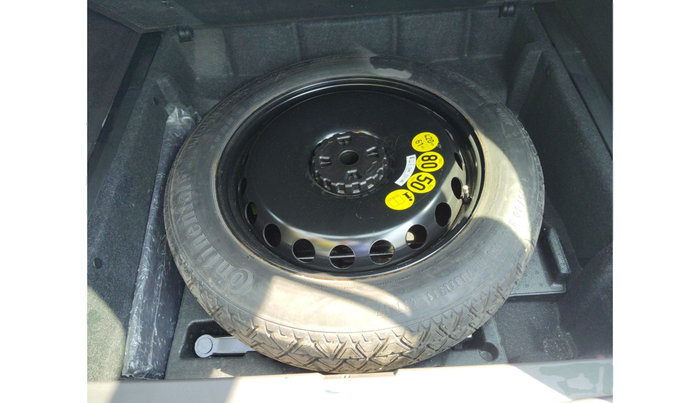 2016 Mercedes Benz GLE 250 D4 MATIC, Diesel, Automatic, 1,53,810 km, tyre