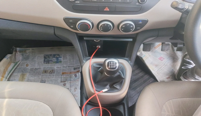 2016 Hyundai Xcent SX 1.2, Petrol, Manual, 1,10,457 km, interior