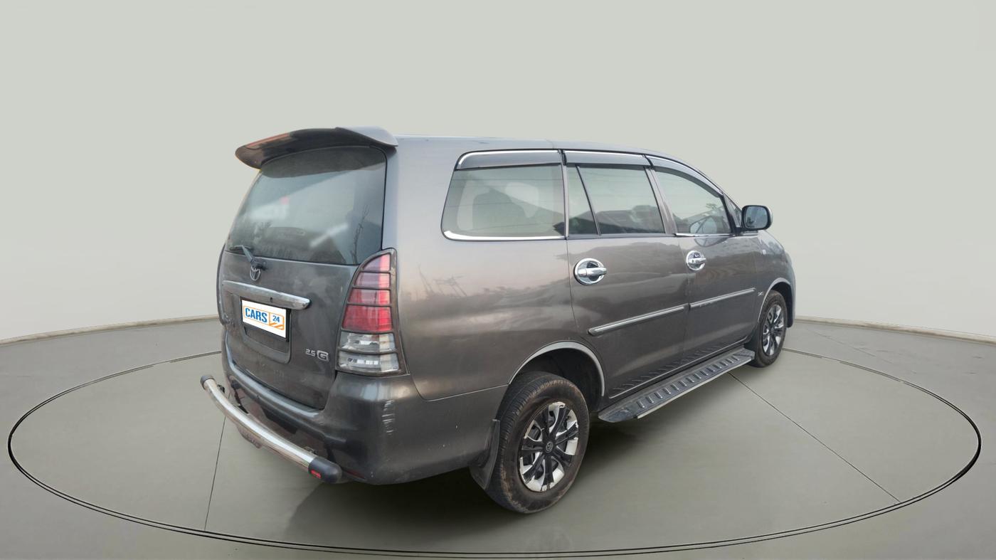 2010 Toyota Innova 2.5 G4 8 STR, Diesel, Manual, 1,78,786 km, exterior