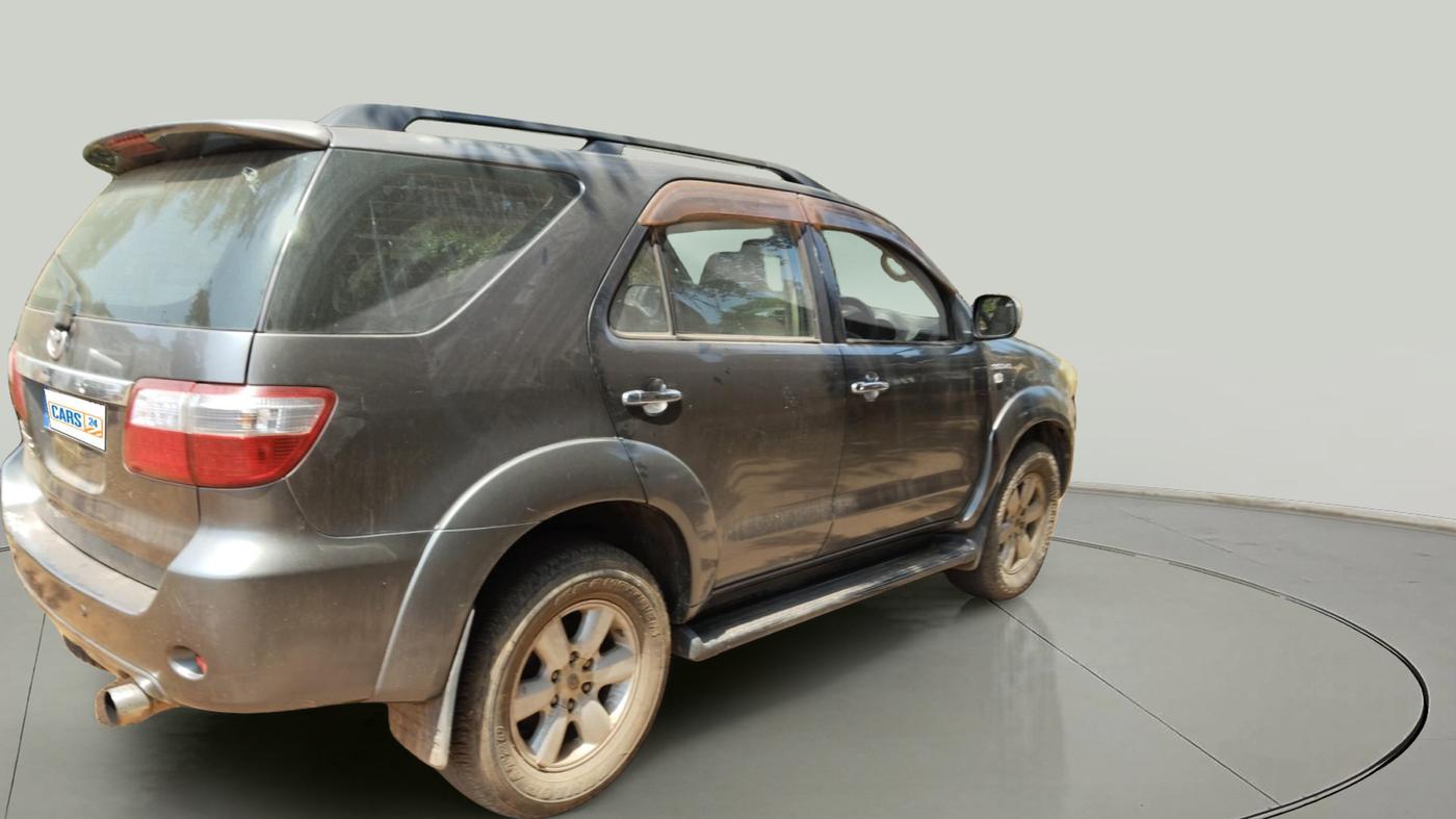 2010 Toyota Fortuner 3.0 4X4 MT, Diesel, Manual, 98,998 km, exterior