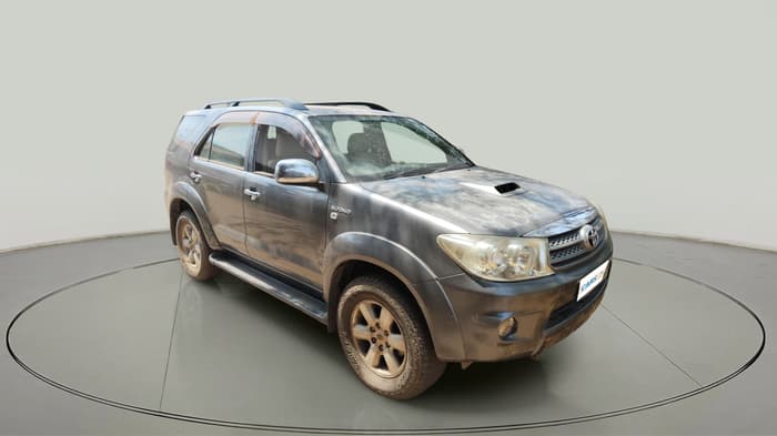 2010 Toyota Fortuner 3.0 4X4 MT, Diesel, Manual, 98,998 km, exterior