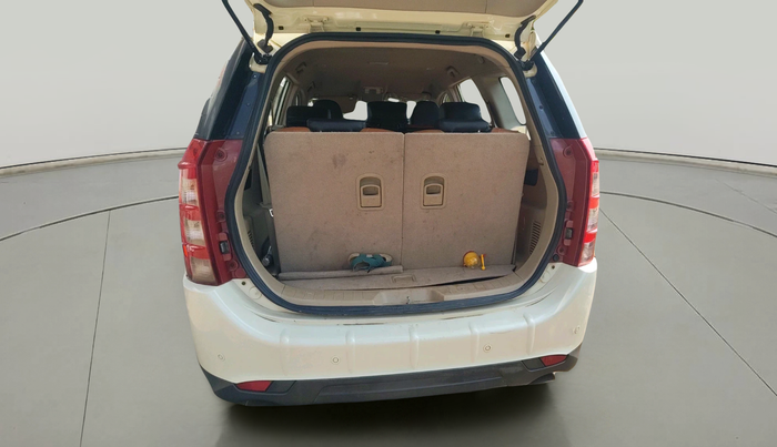 2016 Mahindra XUV500 W6, Diesel, Manual, 1,01,611 km, exterior