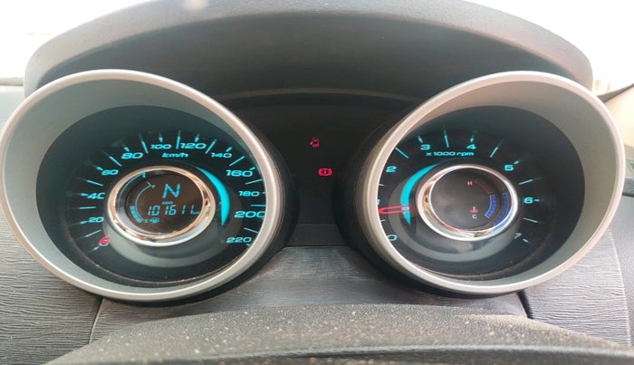 2016 Mahindra XUV500 W6, Diesel, Manual, 1,01,611 km, interior