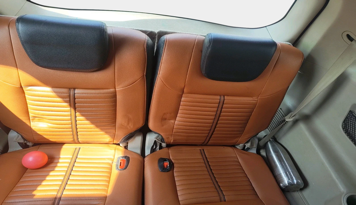 2016 Mahindra XUV500 W6, Diesel, Manual, 1,01,611 km, interior