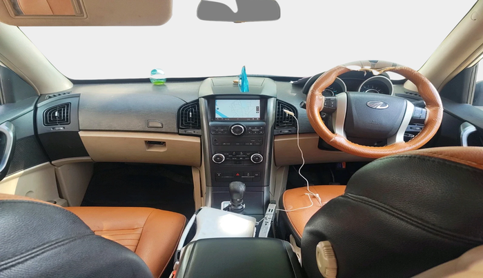 2016 Mahindra XUV500 W6, Diesel, Manual, 1,01,611 km, interior