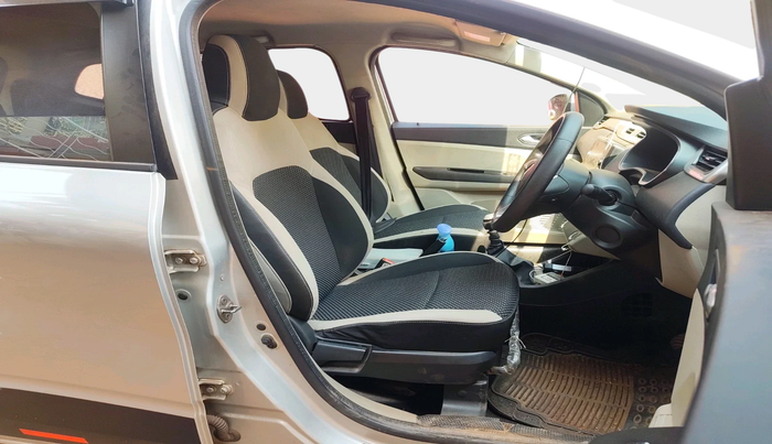 2019 Renault TRIBER RXZ, Petrol, Manual, 36,770 km, interior