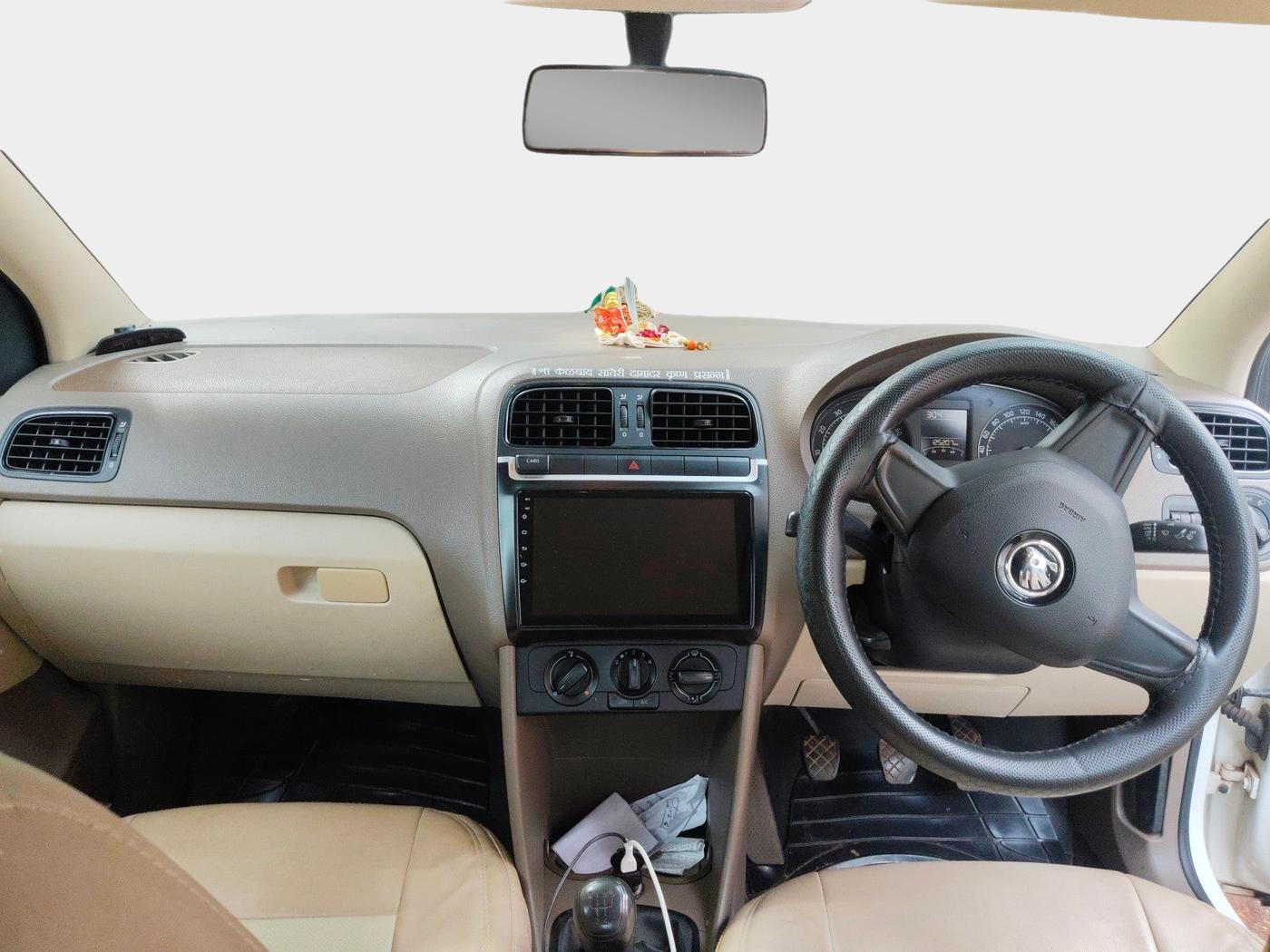 2016 Skoda Rapid 1.6 MPI ACTIVE, Petrol, Manual, 1,25,213 km, interior