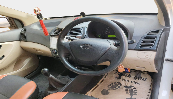 2014 Hyundai Eon ERA +, Petrol, Manual, 1,14,444 km, interior