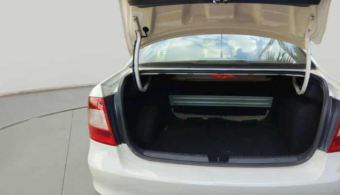 2012 Skoda Rapid AMBITION 1.6 TDI CR MT, Diesel, Manual, 1,73,513 km, exterior