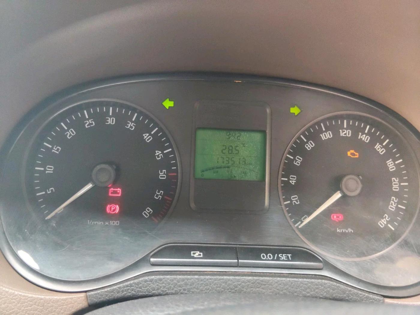 2012 Skoda Rapid AMBITION 1.6 TDI CR MT, Diesel, Manual, 1,73,513 km, interior