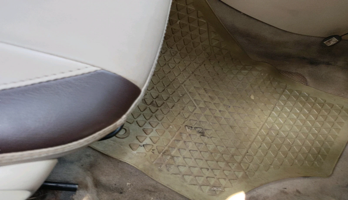 2011 Volkswagen Vento HIGHLINE DIESEL 1.6, Diesel, Manual, 1,51,858 km, interior