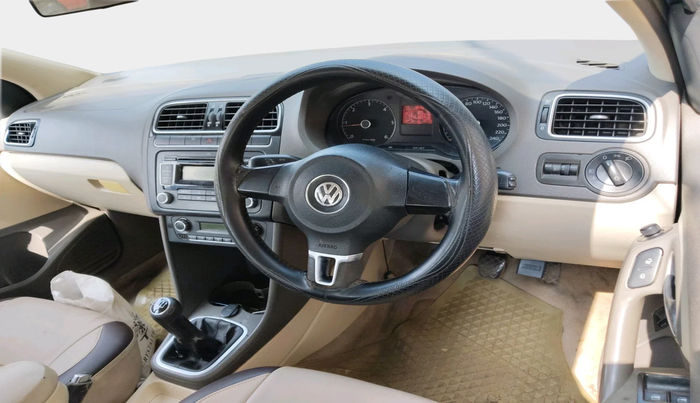 2011 Volkswagen Vento HIGHLINE DIESEL 1.6, Diesel, Manual, 1,51,858 km, interior