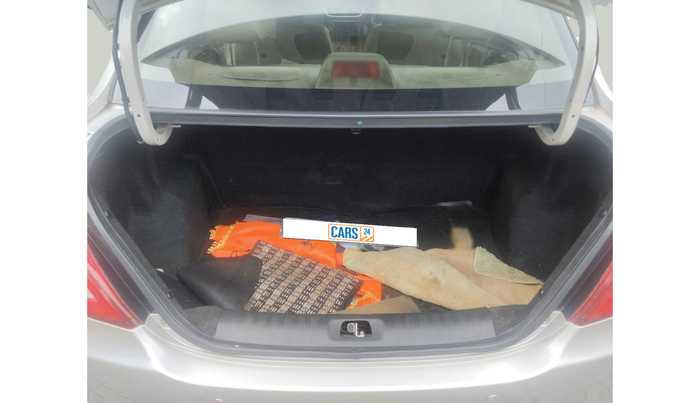 2015 Maruti Swift Dzire VXI, Petrol, Manual, 97,407 km, exterior