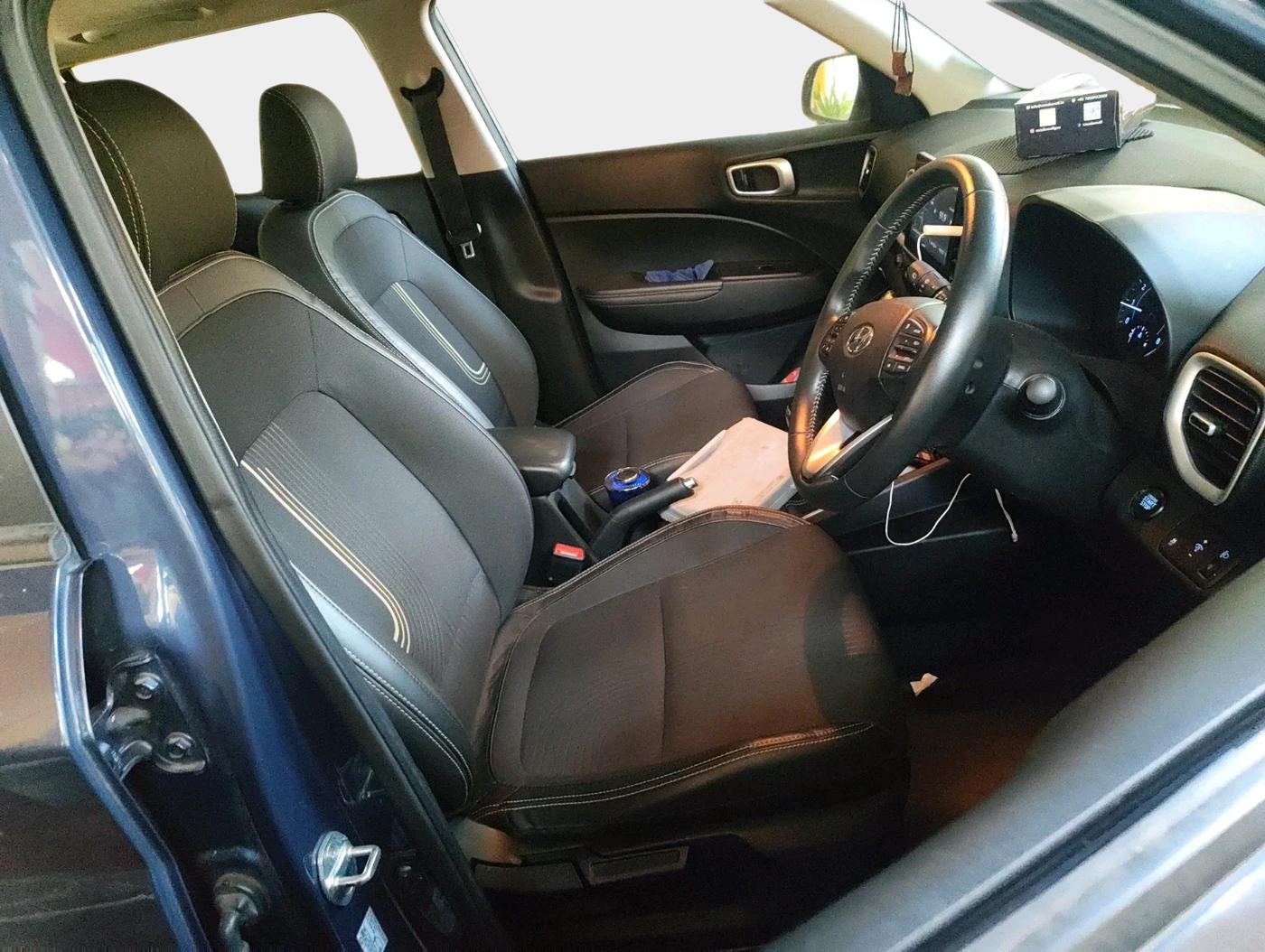 2019 Hyundai VENUE SX 1.0 (O) TURBO, Petrol, Manual, 68,061 km, interior