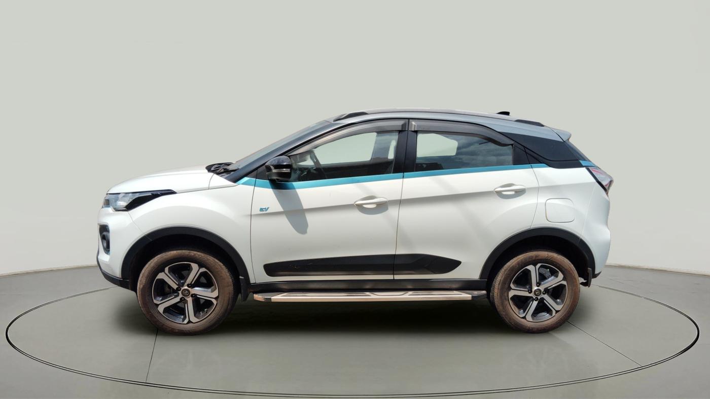 2022 Tata NEXON EV XZ PLUS LUX, Electric, Automatic, 65,667 km, exterior