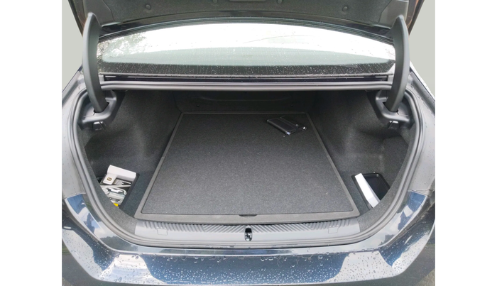 2025 BMW 5 Series 530Li M Sport, Petrol, Automatic, 536 km, exterior