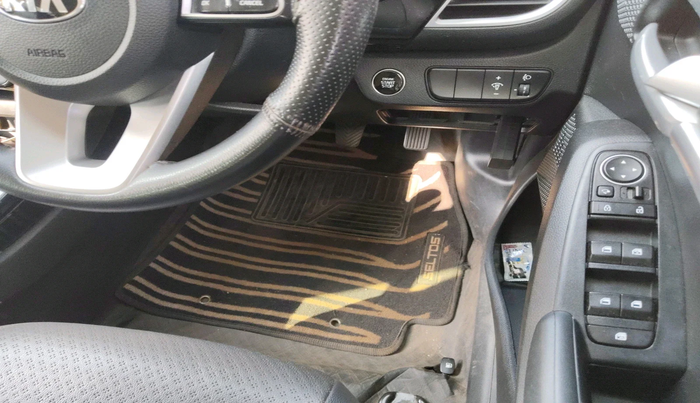 2020 KIA SELTOS HTK PLUS 1.5, Petrol, Manual, 65,727 km, interior