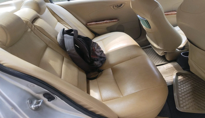 2013 Honda Amaze 1.5L I-DTEC S, Diesel, Manual, 1,52,315 km, interior