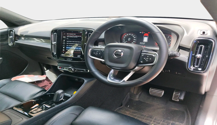 2022 Volvo XC 40 T4 R Design, Petrol, Automatic, 47,258 km, interior